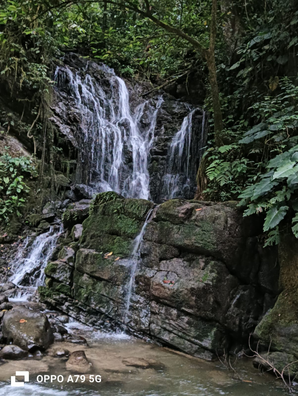 Air terjun yang indah di kunjungi 